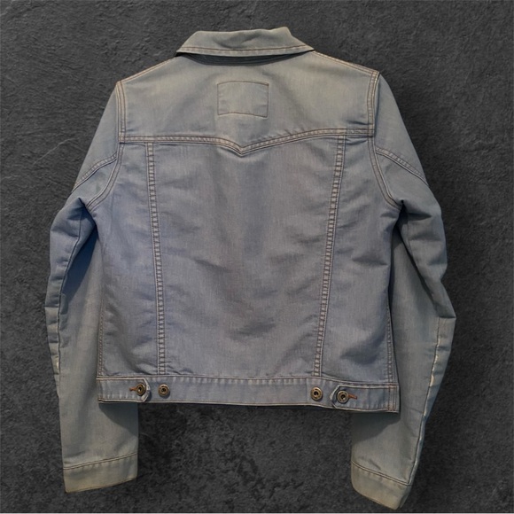 Women’s Hollister Jean Jacket - Picture 3 of 3